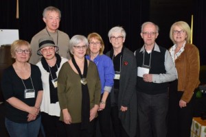 Le Comité entouré de Mme Sylvie Fullum et de Mme Carole Beauregard, représentante de la Caisse Desjardins de Montcalm, fière partenaire. DSC 0404