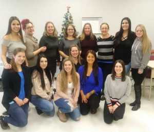 Dans l’ordre habituel : Mèrilie Caron, Sabrina Driad, Martine Dufour, Geneviève Hamelin, Sonia Vaillancourt, Fatiha Reguig, Véronique Delinelle, Carolanne Pelletier, Alexane Plouffe, Bianca Lange, Vanessa Proteau, Sabrina Bissonnette, Laurie Dupras-Demers. Absentes sur la photo : Marie-Noëlle Boutin, Élise Soucy-Giguère FC AEC TEE decembre2018 photo2