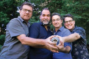 Les quatre associés, dans l’ordre habituel : Marcel Mailhot, vice-président, Jean-Benoit Landry, directeur communication et marketing, Pasqual Di Paolo, maître distillateur et Jean-Philippe Rail, PDG. Crédit photo : Renée Ledoux SUE k3TQ
